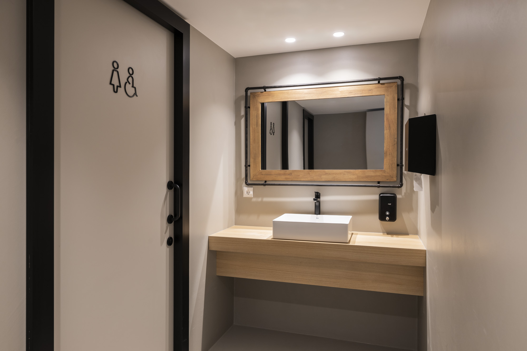 Baño Pino Componentes